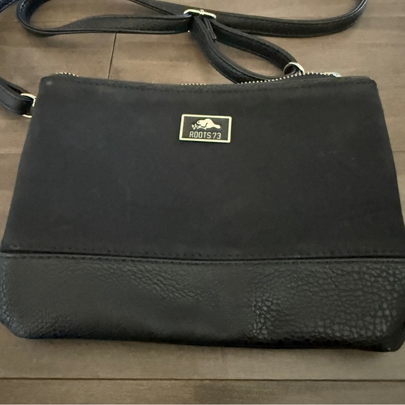 Roots Leather & Suede Crossbody Bag Purse - Picture 2 of 9